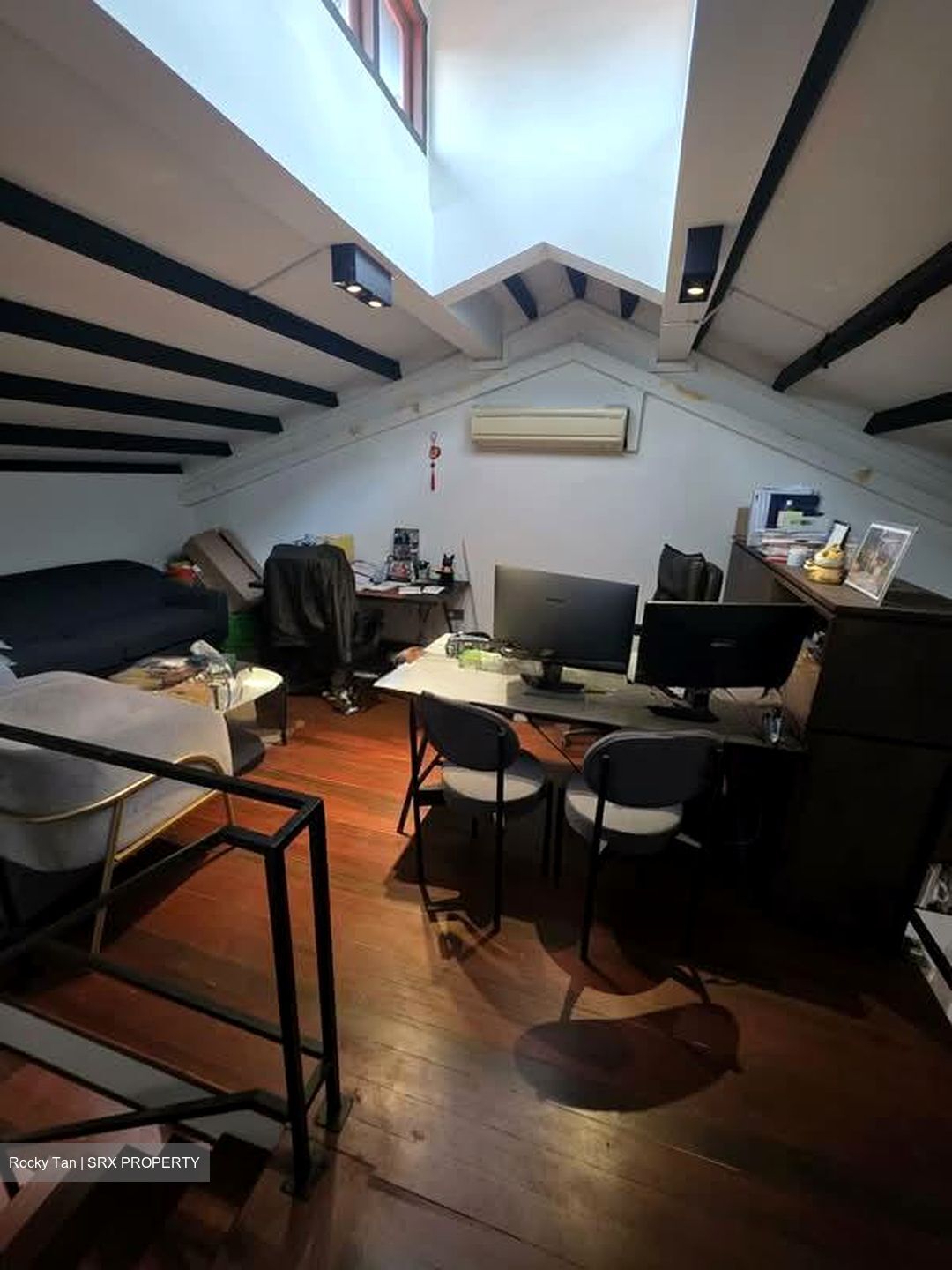North Bridge Road (D7), Office #566782711